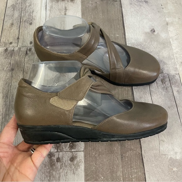 BeautiFeel Pleasure Mary Jane Leather Flats Comfort Shoes Gray 44233 - Picture 2 of 13